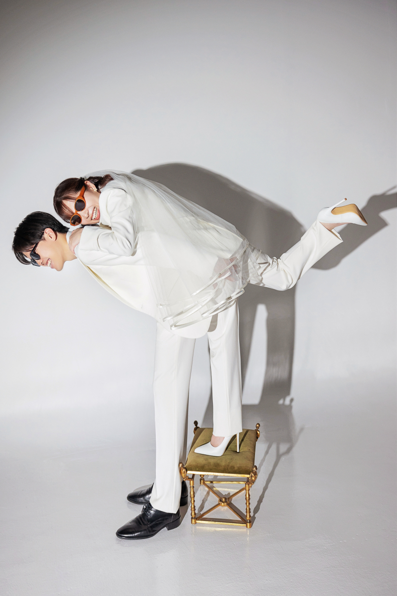 こーんなポージングも