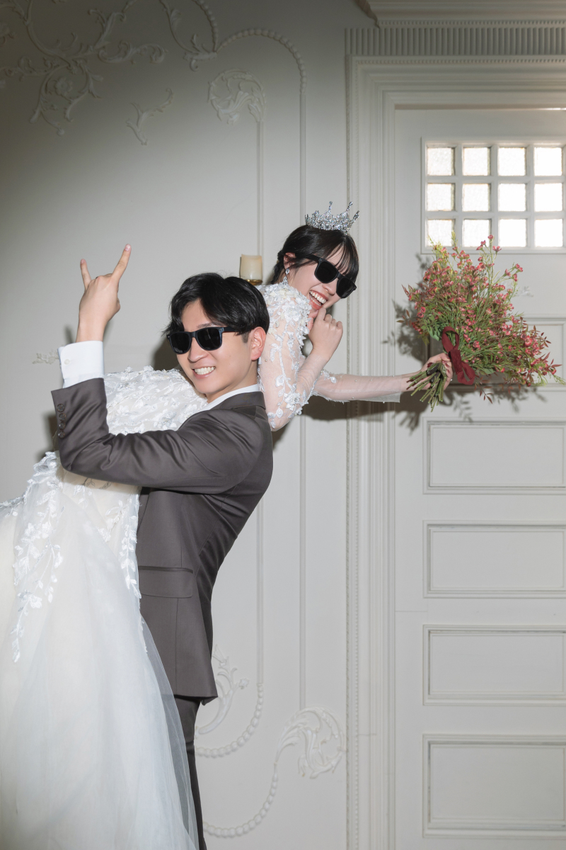 ご新婦様を抱えて