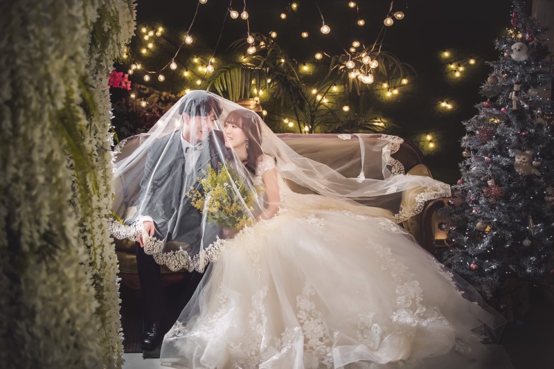 キラキラライトの下で