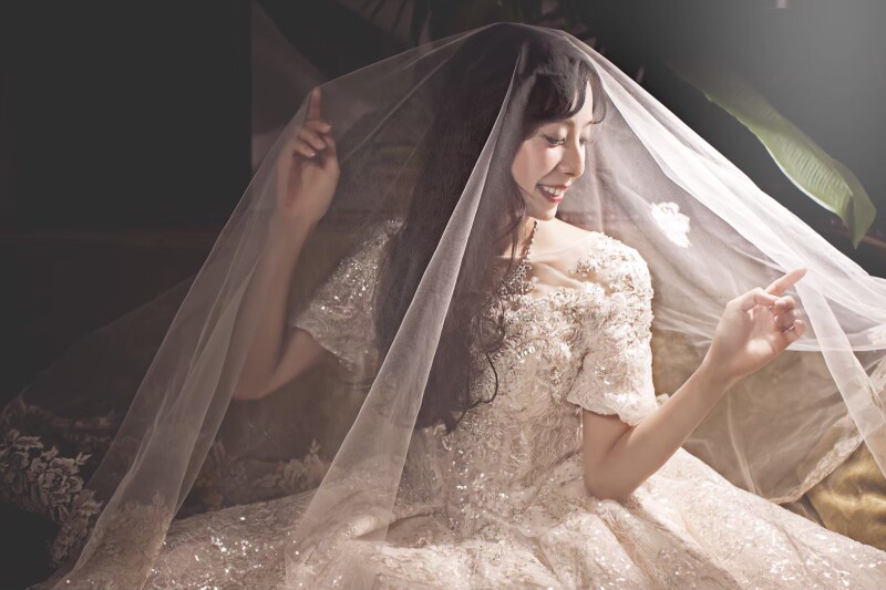 ベールをかぶって