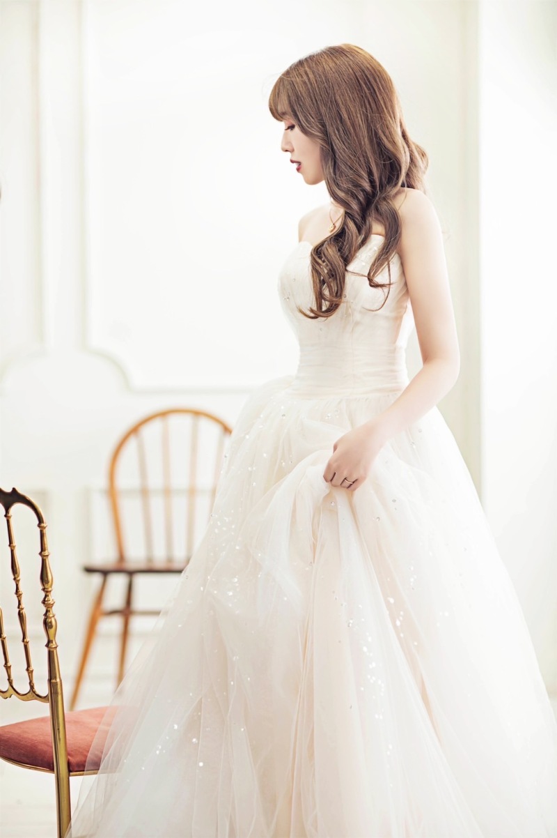 ドレスを持って♪