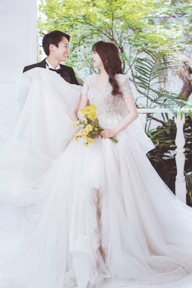 ドレスを持ってあげて♡