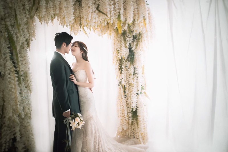 白いお花に囲まれて