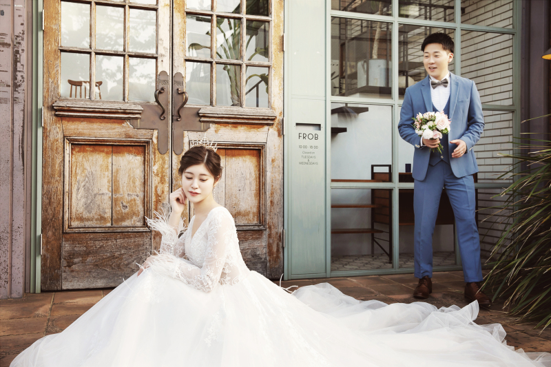 玄関前で・・・