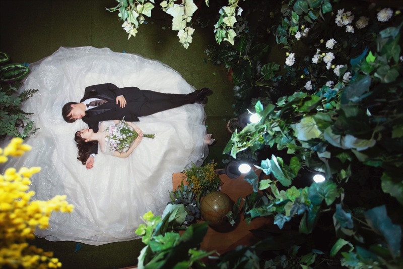 ドレスを広げて