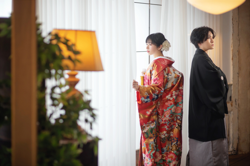 背中合わせで・・・