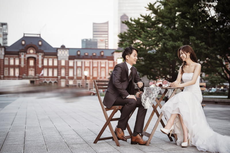 東京駅をバックに★