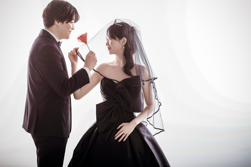 黒ドレス×黒ベール