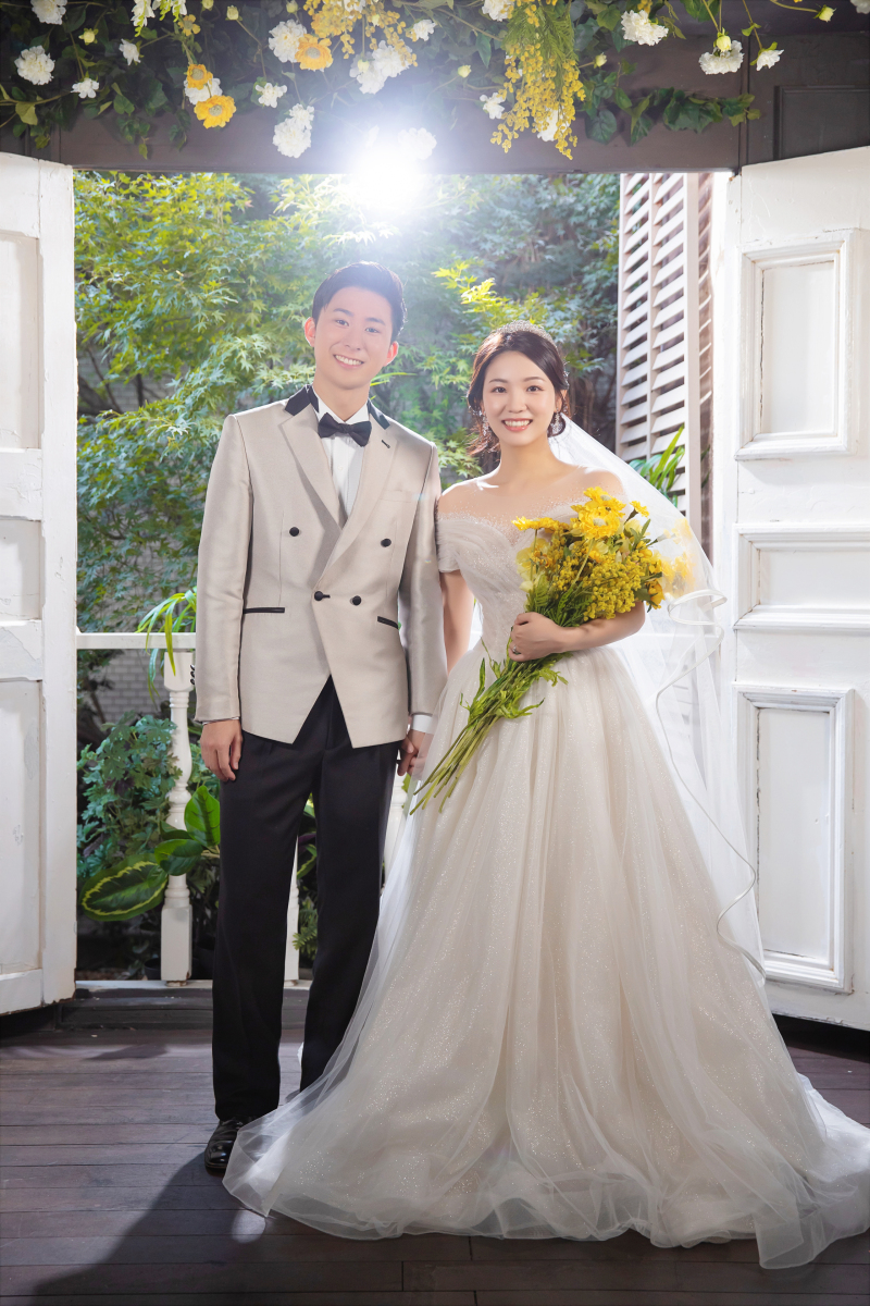 扉前で手を繋いで♡