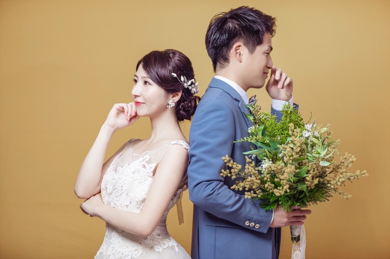 シンプルな背景で