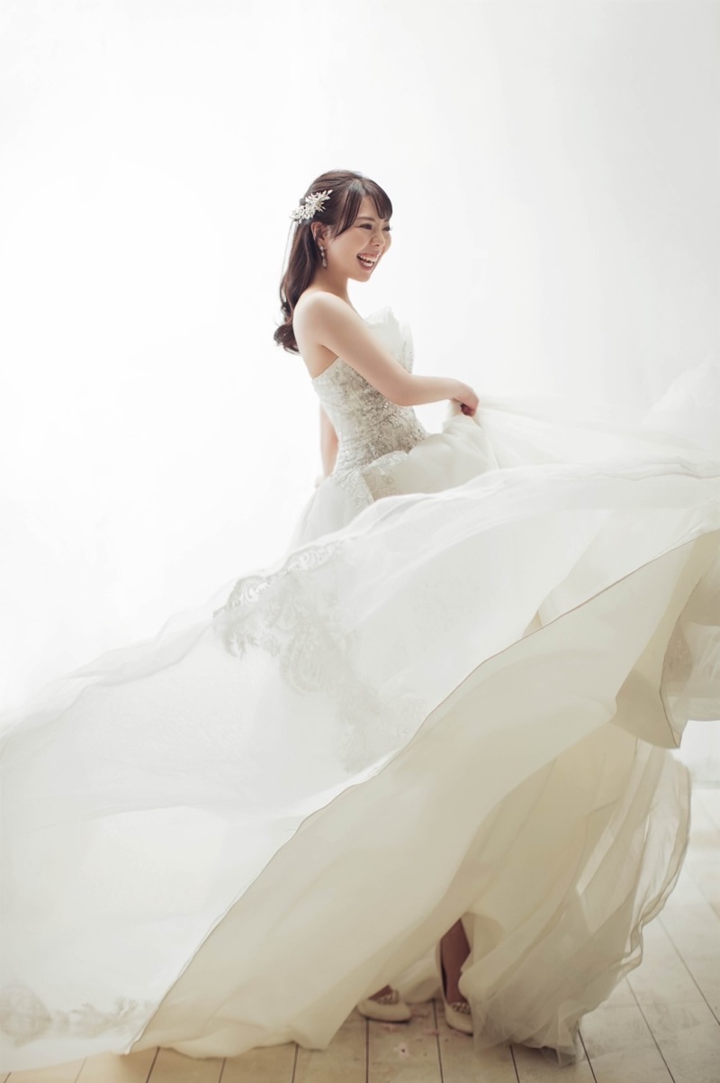 ドレスを投げて♪