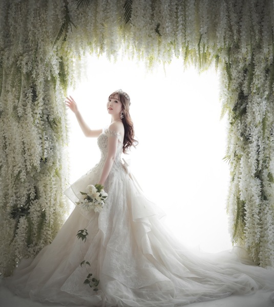 白いお花に囲まれて