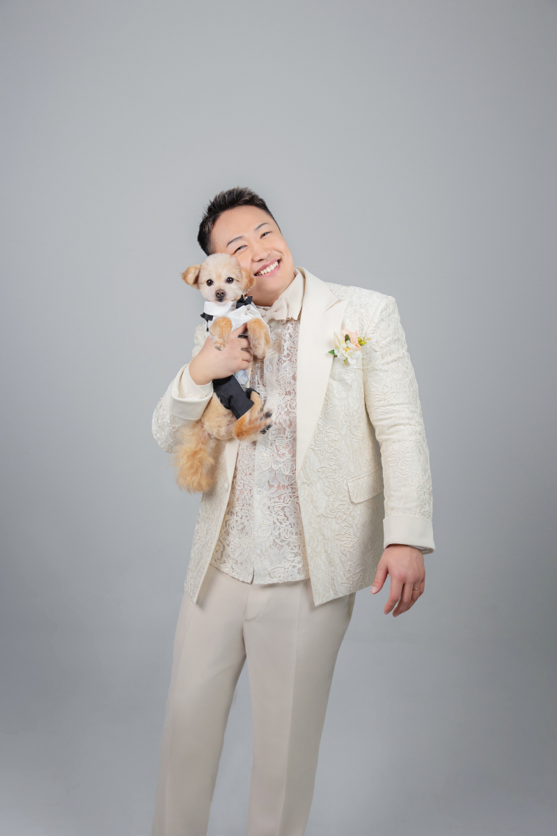 わんちゃんと一緒にご新郎様ソロシーン