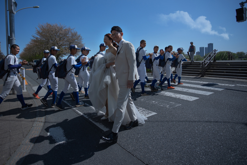 野球少年たちとすれ違う場面も&hellip;