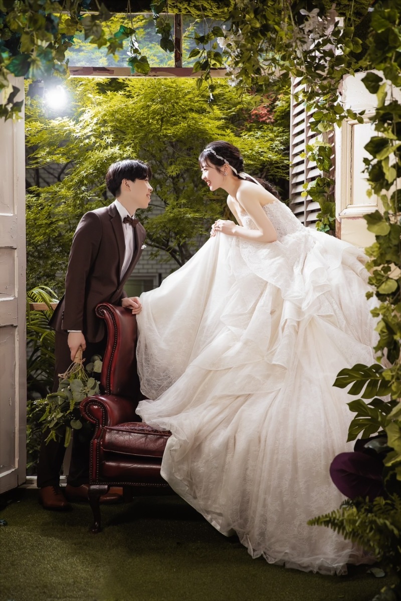 扉前で見つめ合って♡