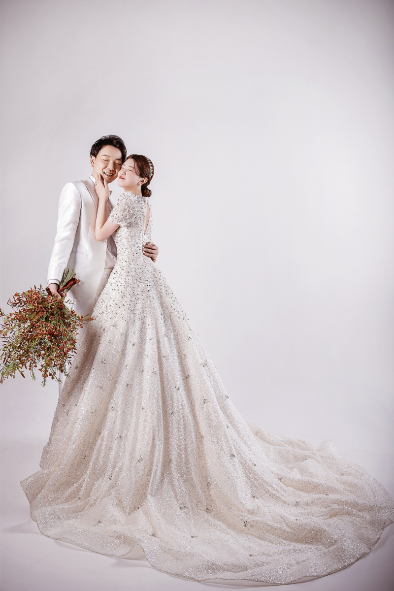 トレーンが映える後ろ姿