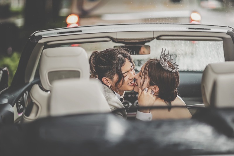 東京駅・車と一緒に撮影