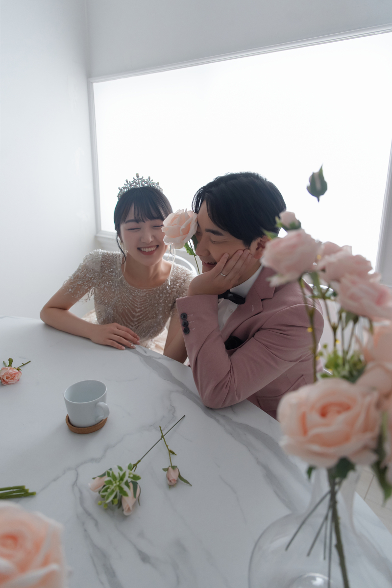 ピンクの机で一緒に遊ぶ感じ♪