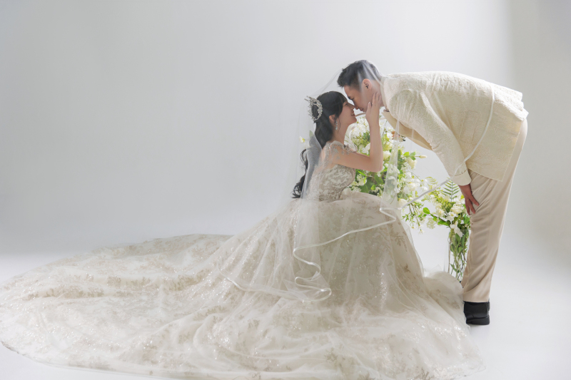 一緒にベールを被って