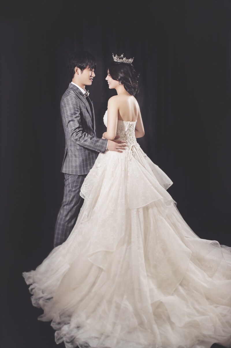 黒背景でシックに