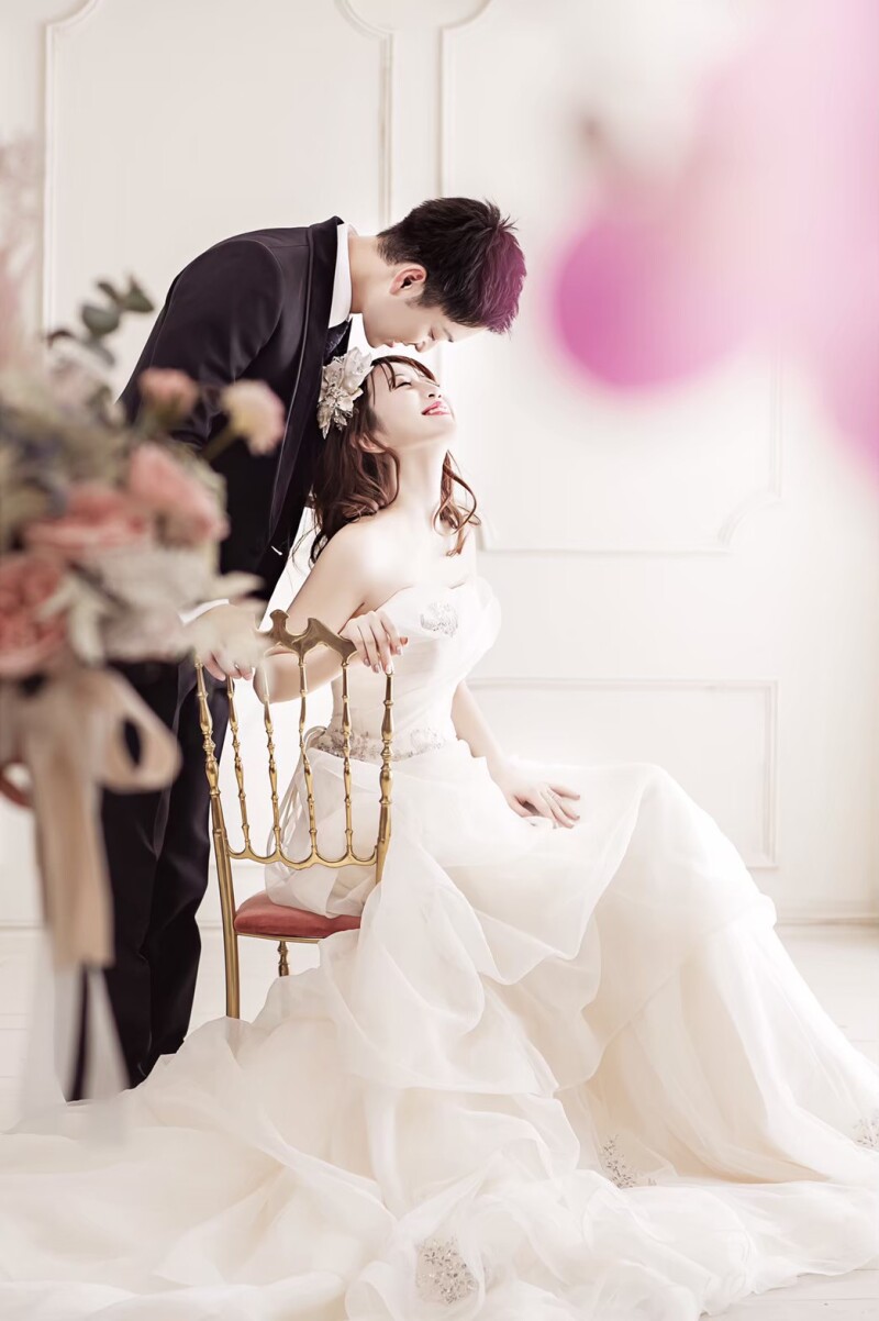 おでこにキスシーン