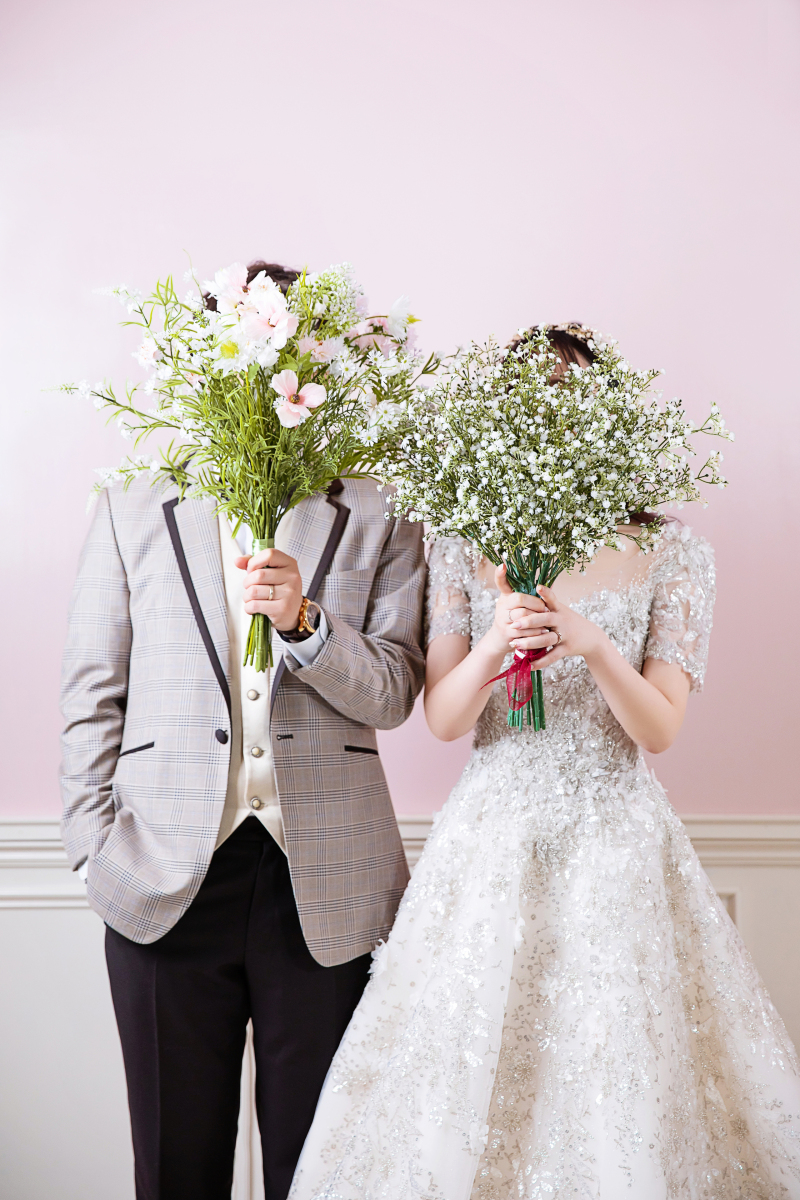 ブーケでお顔を隠して♡