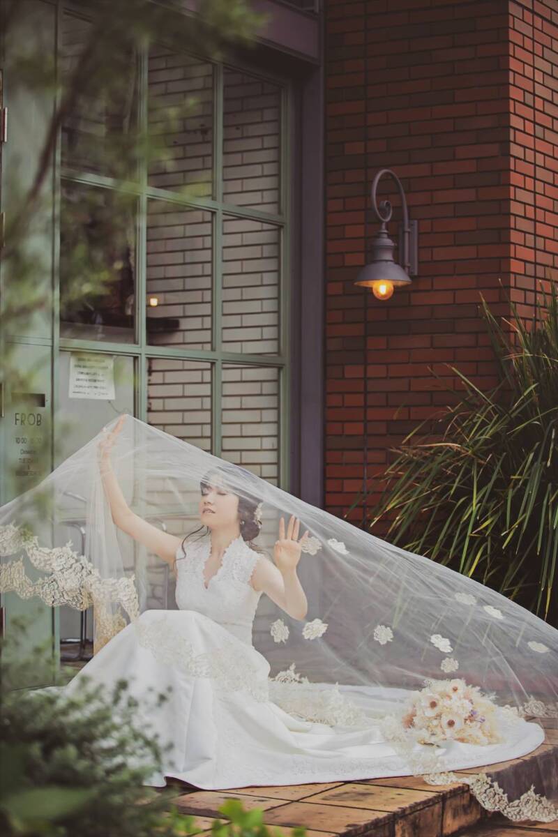 ベールをかぶって