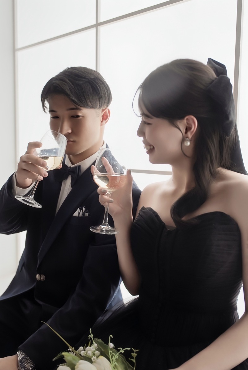 ワイングラスで乾杯♪