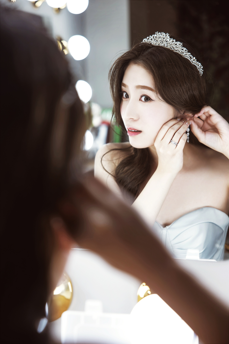 お仕度しているところを・・・♬