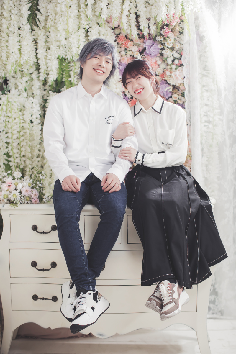 家具に座って♡