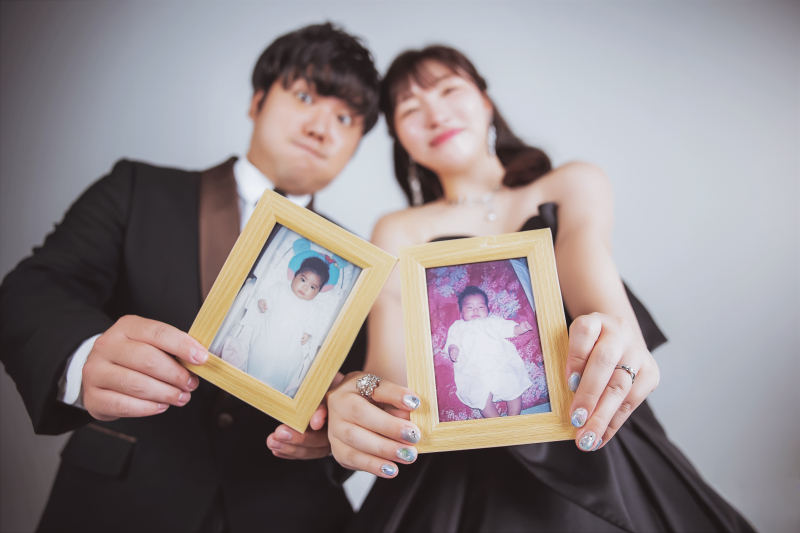 幼少期のお写真とともに