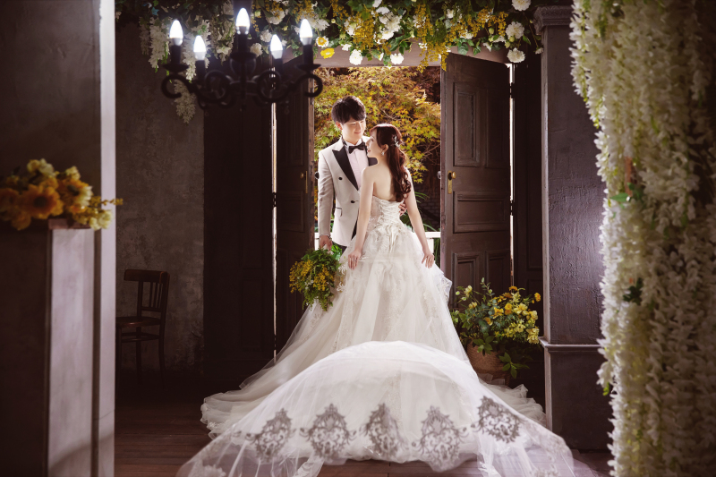 大きな扉の前で♡