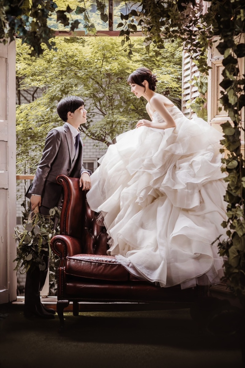 扉前で見つめあって♡