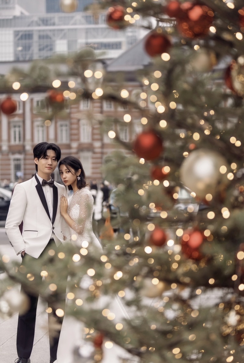 クリスマスツリーに映える輝かしさ