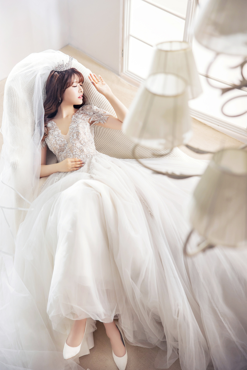 ソファーに寝転がって・・・♬