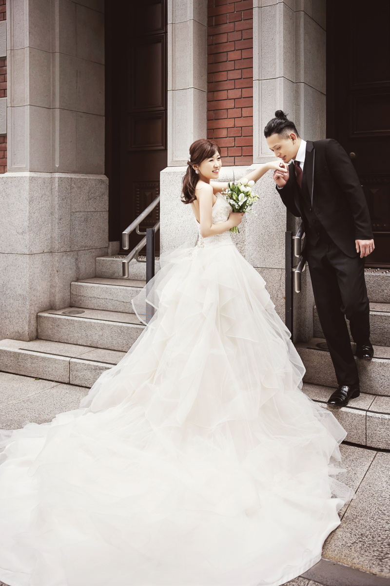 ドレスを広げて♡