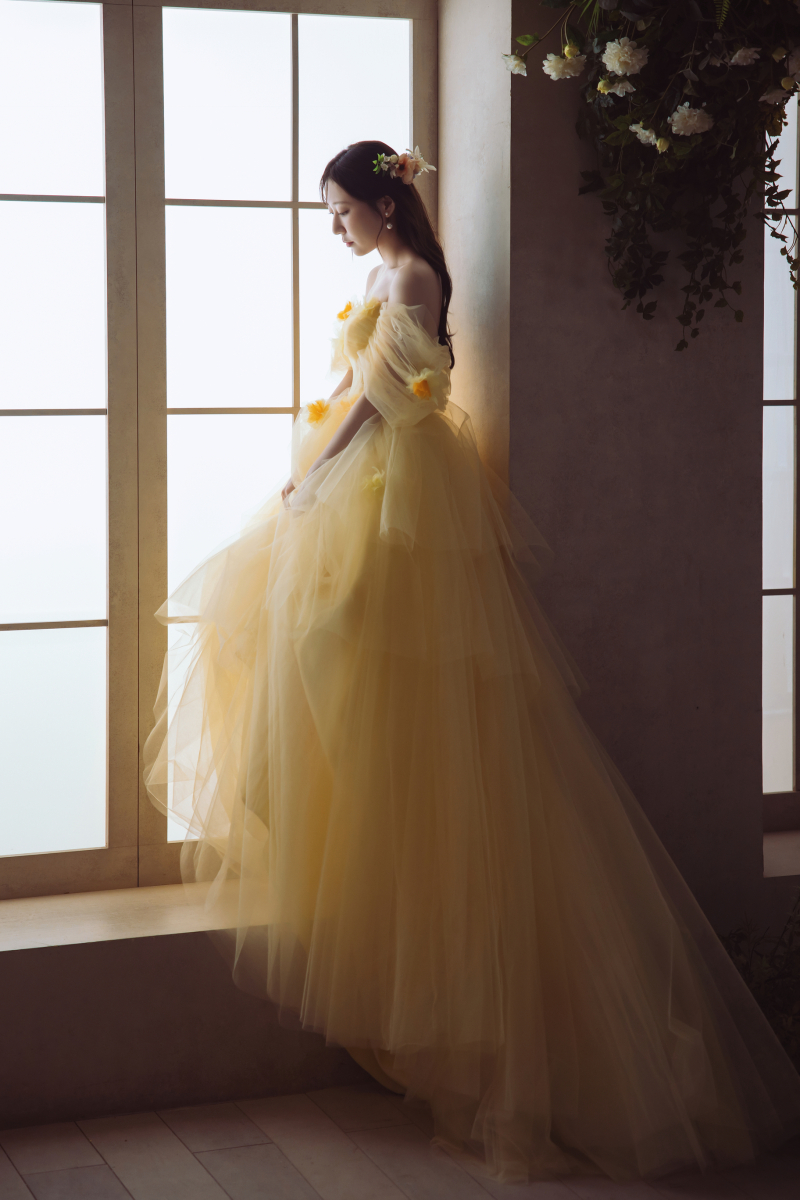 アーチ窓背景のショット！