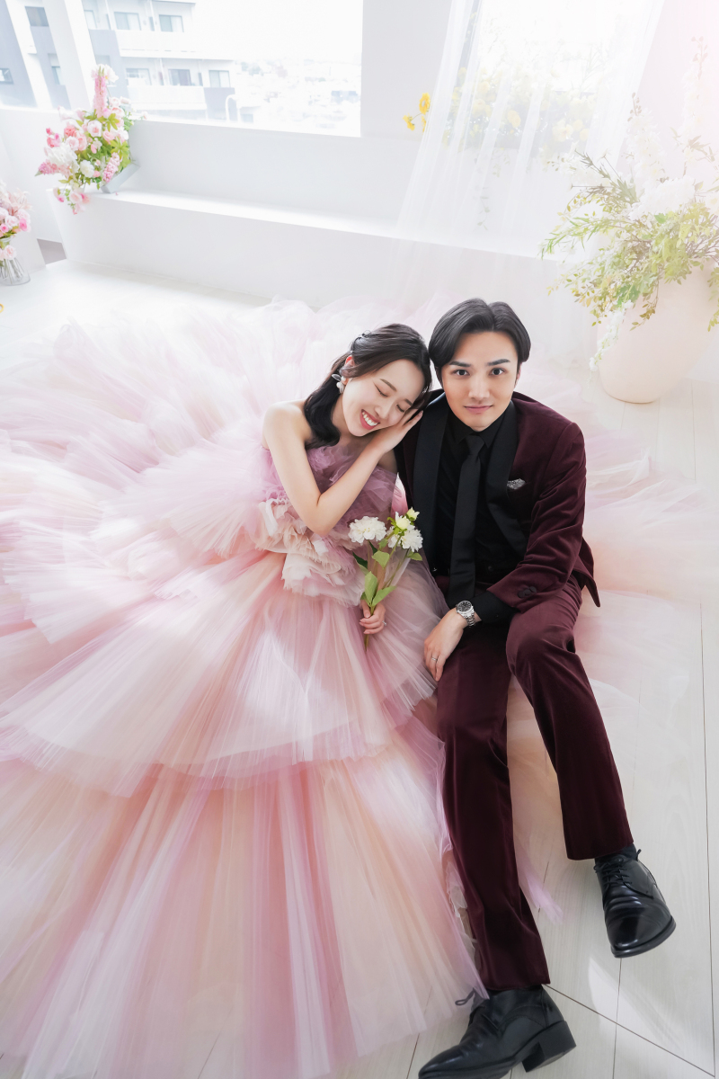 ドレスを広げてお二人のショット