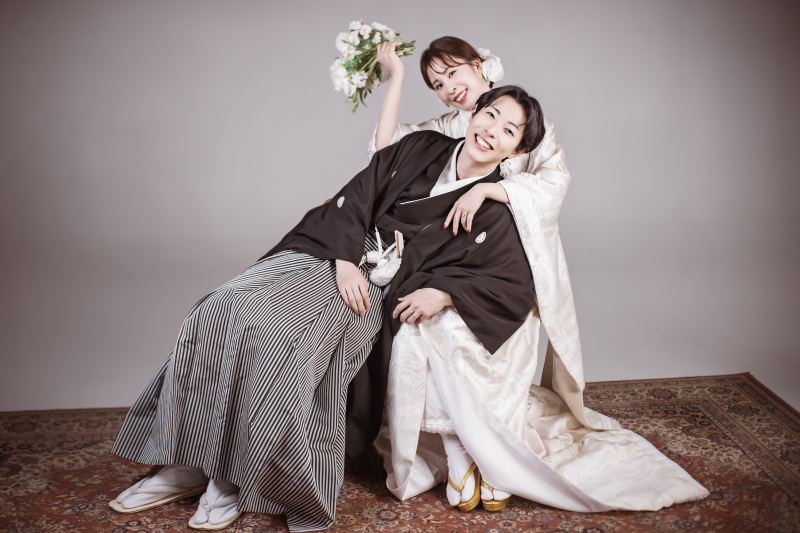 椅子で遊ぶポージング