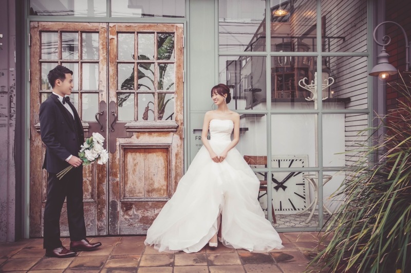 ドレス１着・カジュアル１着