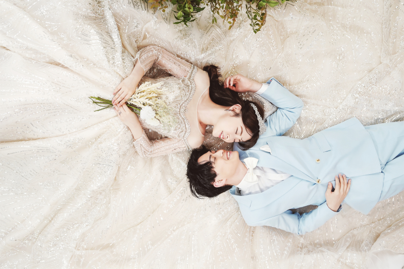 ドレス1着・ウェディングスーツ1着