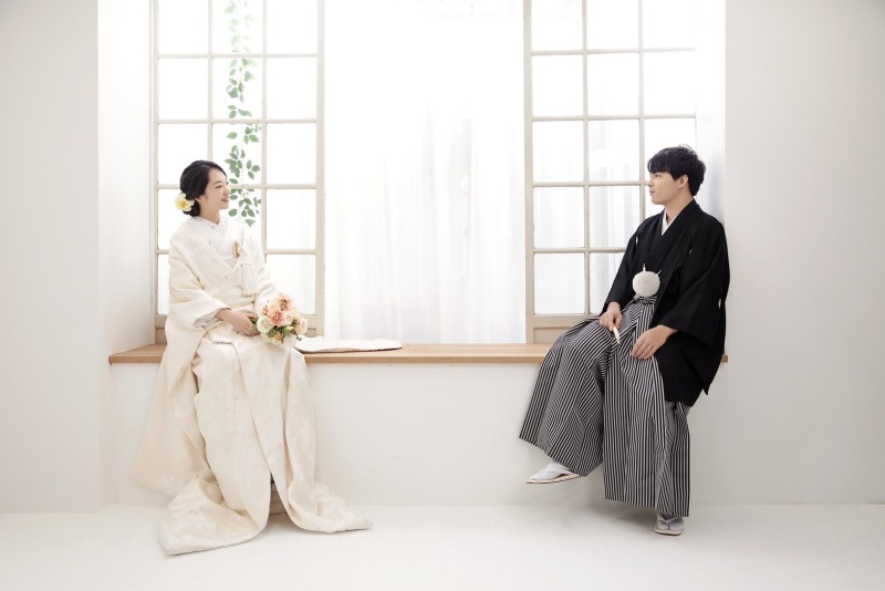 窓の前に座って♫