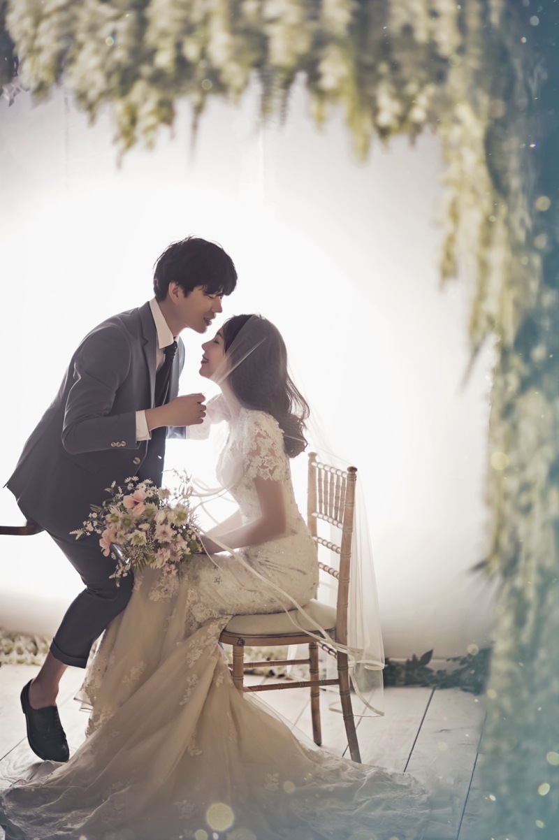 お花のトンネルの先に