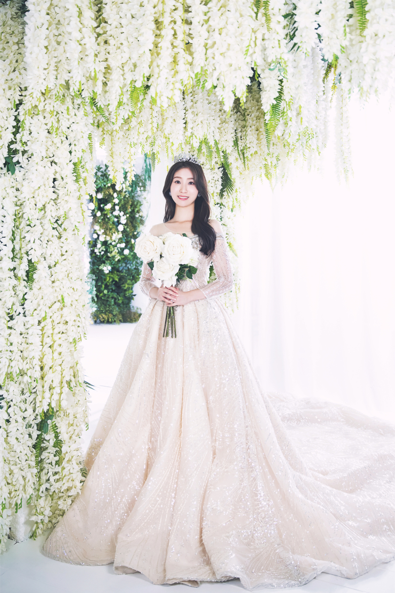 白いお花に囲まれて♬