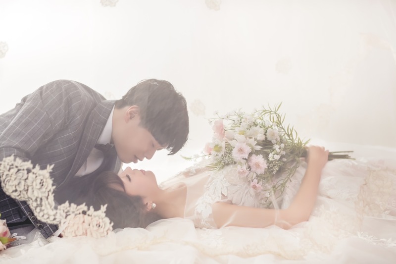 新婦様のおでこに