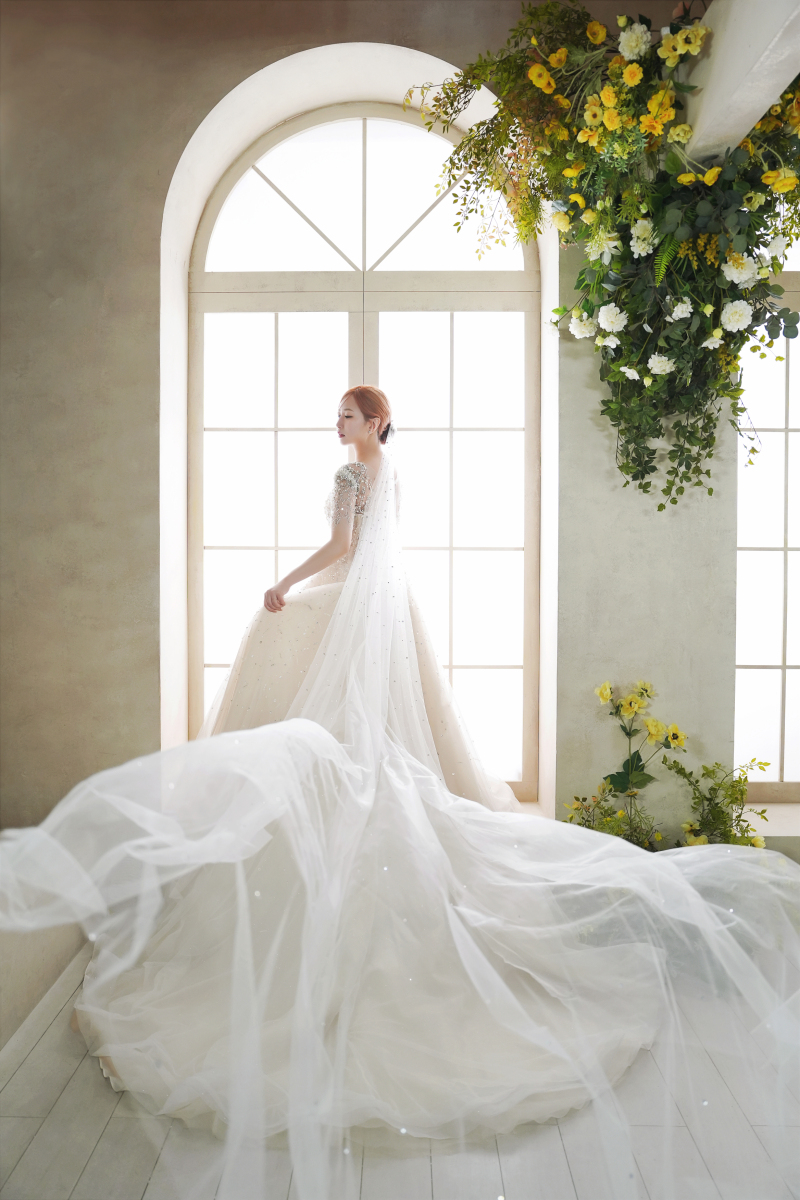 ふわっとなびくベールシーン