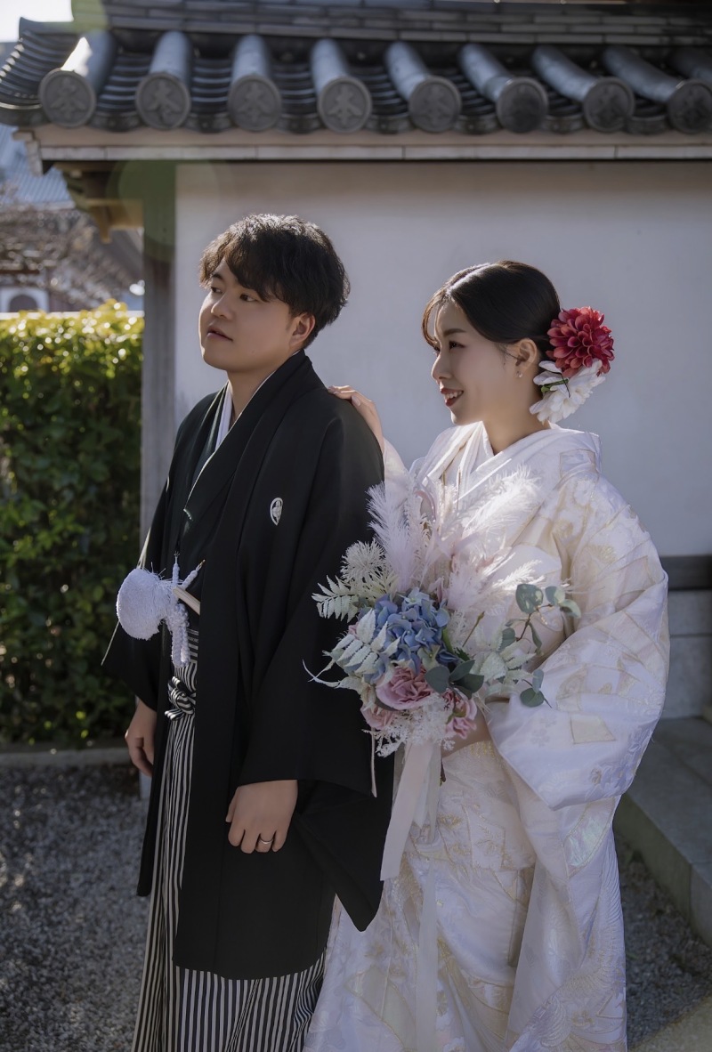 陽だまりに映える和装姿