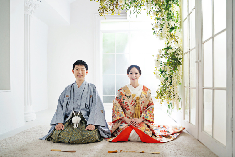 ドレス1着。和装1着