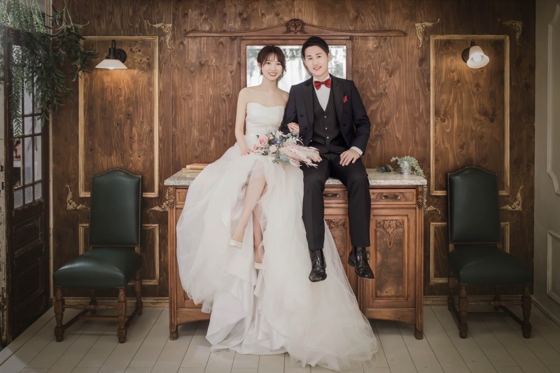 家具に座って♪