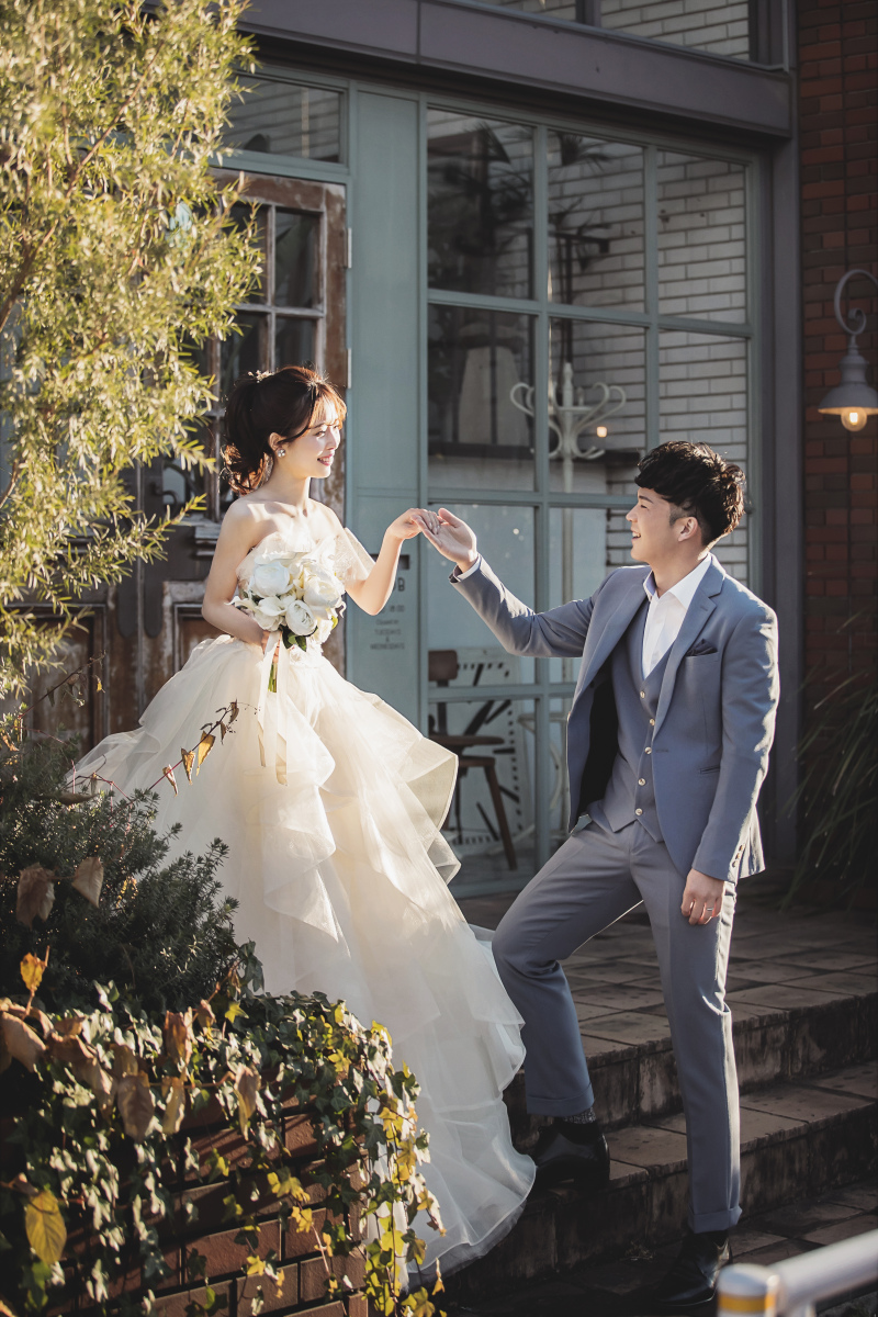 家具屋さんのまえで